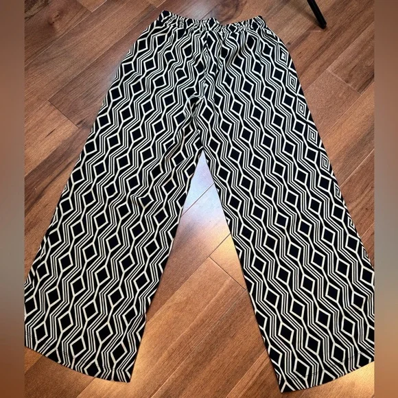 ZAC & RACHEL Black and Cream Geometric Women's Pants - Picture 4 of 9
